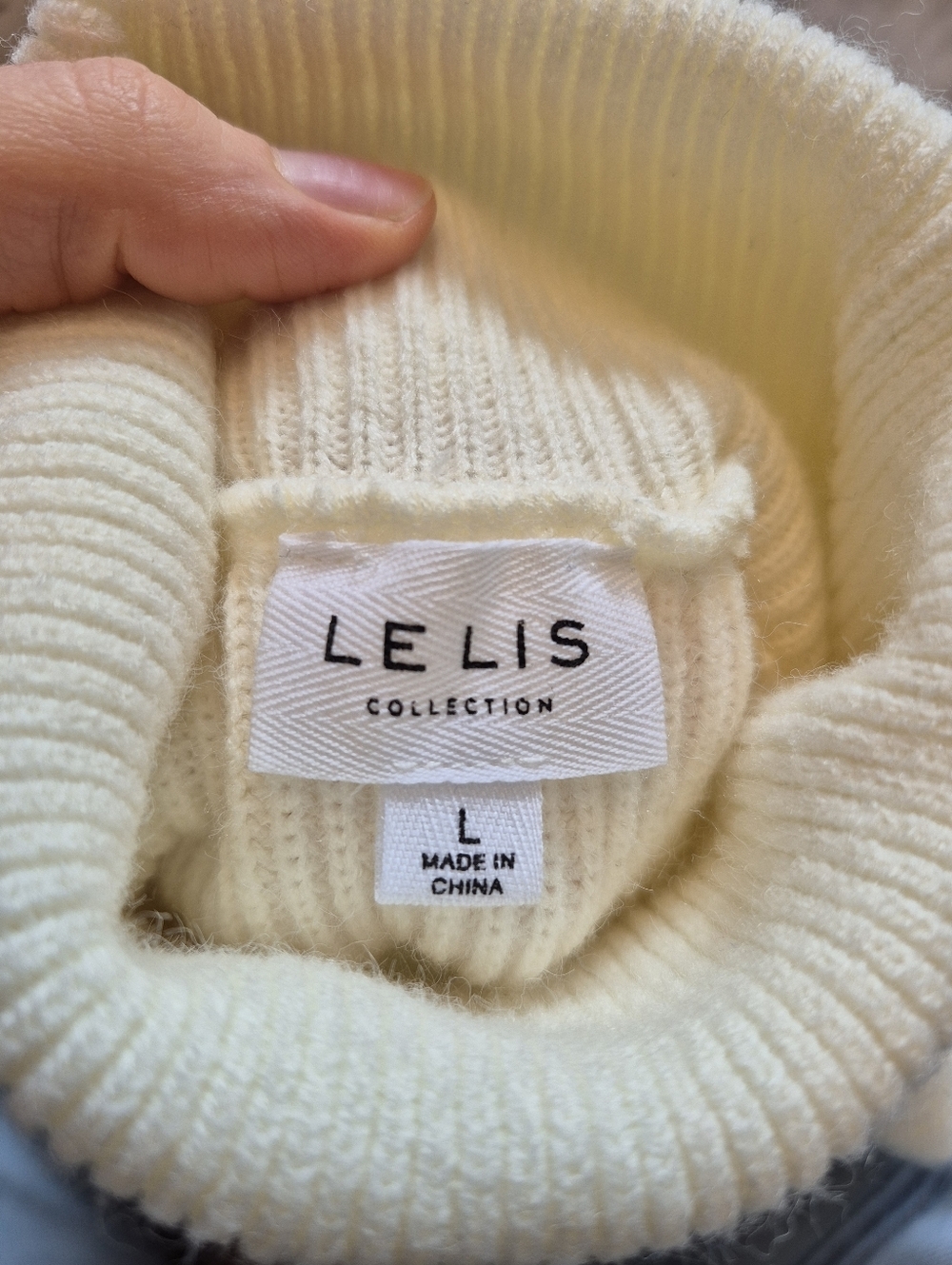 Le Lis Women's Boho Cream Distressed Hem Knit Turtleneck Sweater Size M/L - Picture 5 of 6